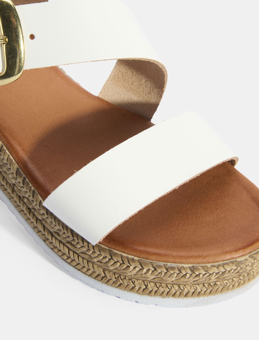 Kadın Beyaz Ayarlanabilir Tokalı Dolgu Topuklu Deri Sandalet Kadın Beyaz Ayarlanabilir Tokalı Dolgu Topuklu Deri Sandalet