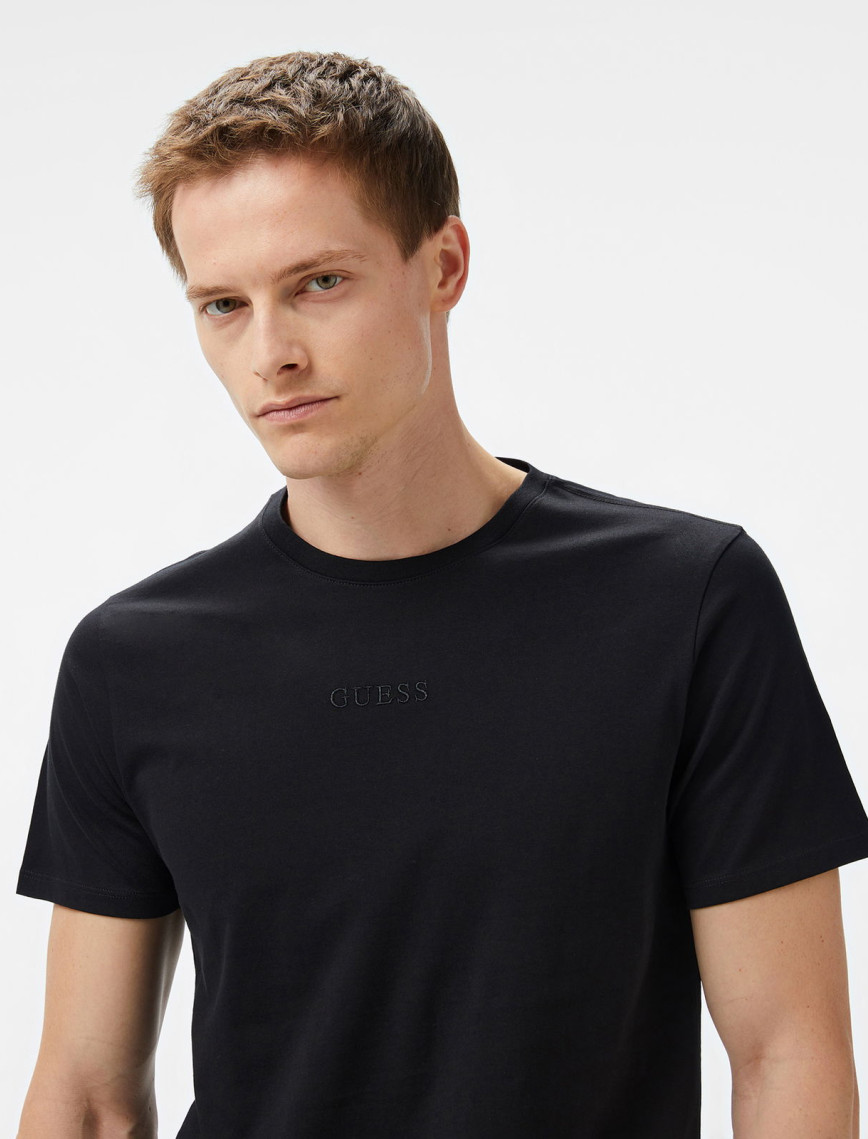 Guess Classic Erkek Siyah T-Shirt Guess Classic Erkek Siyah T-Shirt