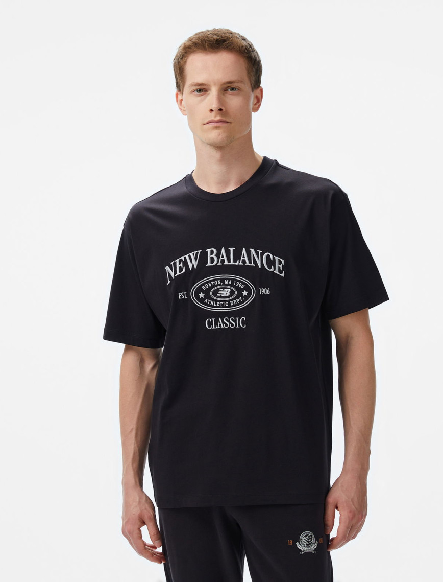 New Balance Lifestyle Erkek Siyah T-Shirt New Balance Lifestyle Erkek Siyah T-Shirt