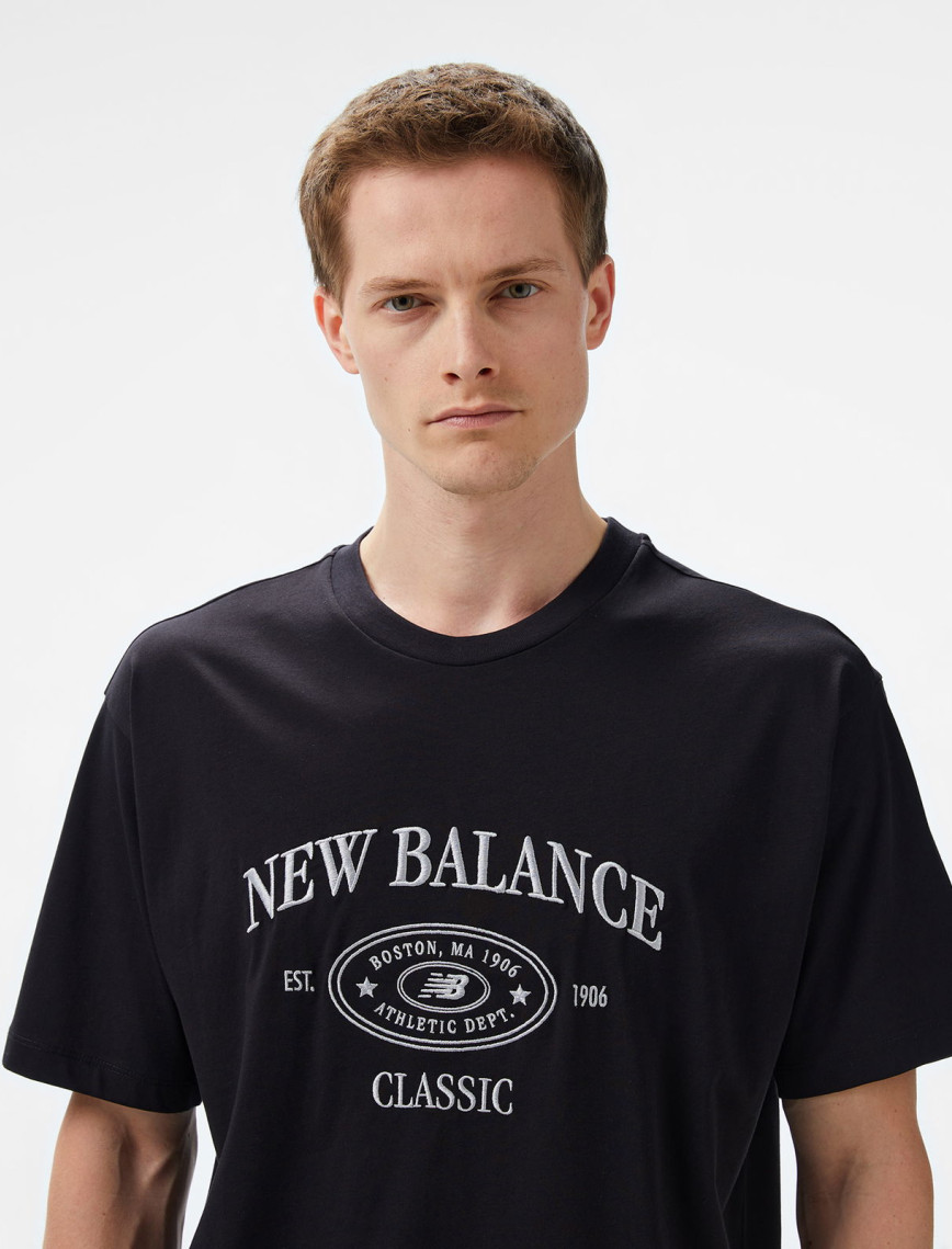 New Balance Lifestyle Erkek Siyah T-Shirt New Balance Lifestyle Erkek Siyah T-Shirt