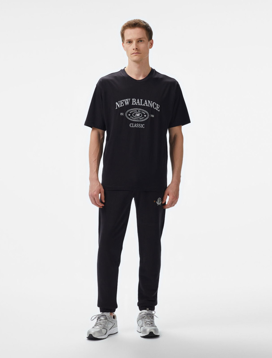 New Balance Lifestyle Erkek Siyah T-Shirt New Balance Lifestyle Erkek Siyah T-Shirt