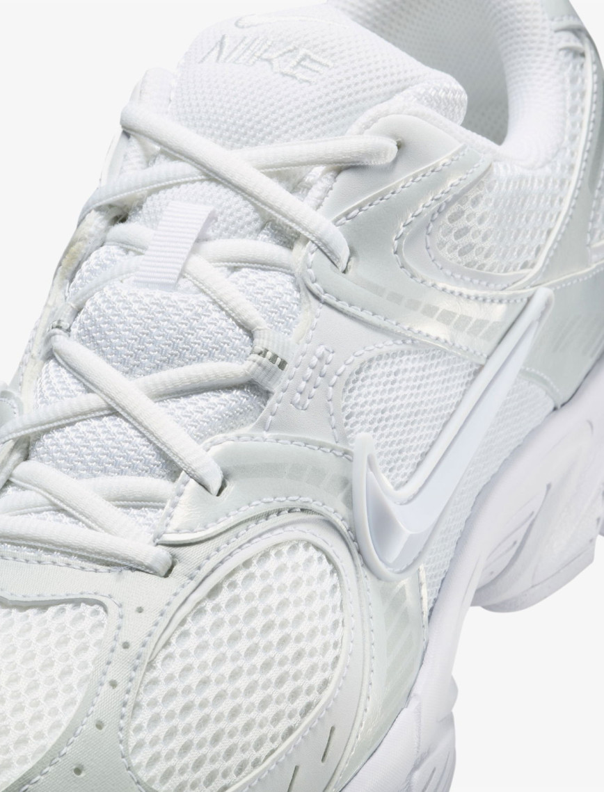 Nike V5 RNR Erkek Beyaz Spor Ayakkabı Nike V5 RNR Erkek Beyaz Spor Ayakkabı