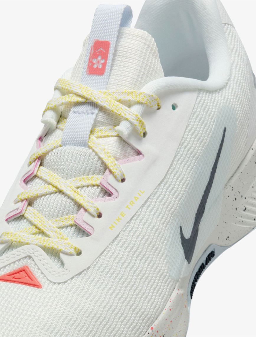 Nike Juniper Trail 3 Kadın Beyaz Koşu Ayakkabısı Nike Juniper Trail 3 Kadın Beyaz Koşu Ayakkabısı