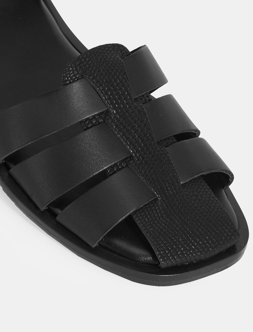 Kadın Siyah Ayarlanabilir Tokalı Deri Sandalet Kadın Siyah Ayarlanabilir Tokalı Deri Sandalet