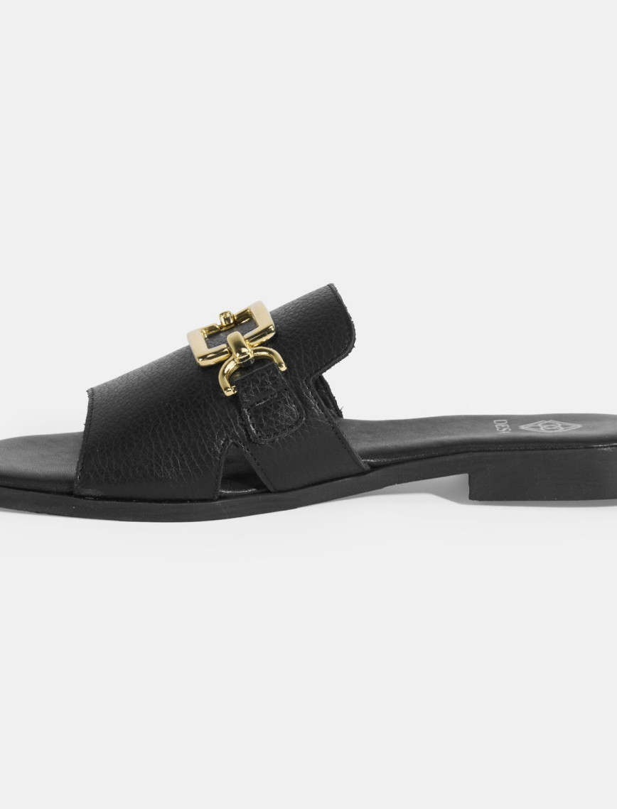 Kadın Siyah Metal Toka Aksesuarlı Deri Terlik Kadın Siyah Metal Toka Aksesuarlı Deri Terlik