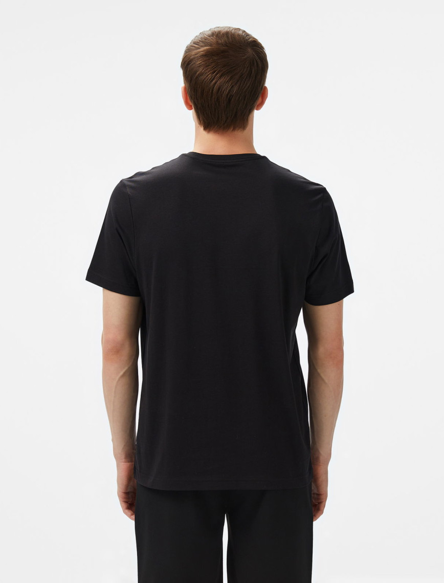 Nautica Erkek Siyah Regular Fit T-Shirt Nautica Erkek Siyah Regular Fit T-Shirt