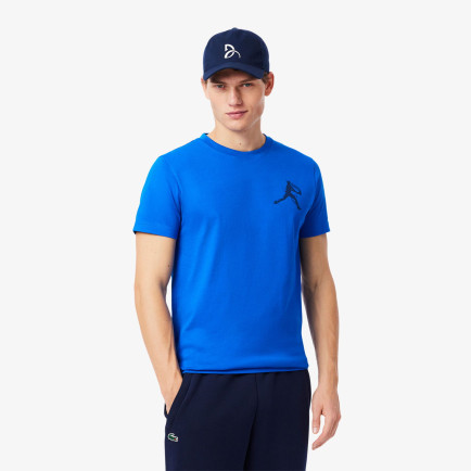 Lacoste Tennis x Novak Djokovic Erkek Bisiklet Yaka Baskılı Lacivert T-Shirt & Şapka Seti Lacoste Tennis x Novak Djokovic Erkek Bisiklet Yaka Baskılı Lacivert T-Shirt & Şapka Seti
