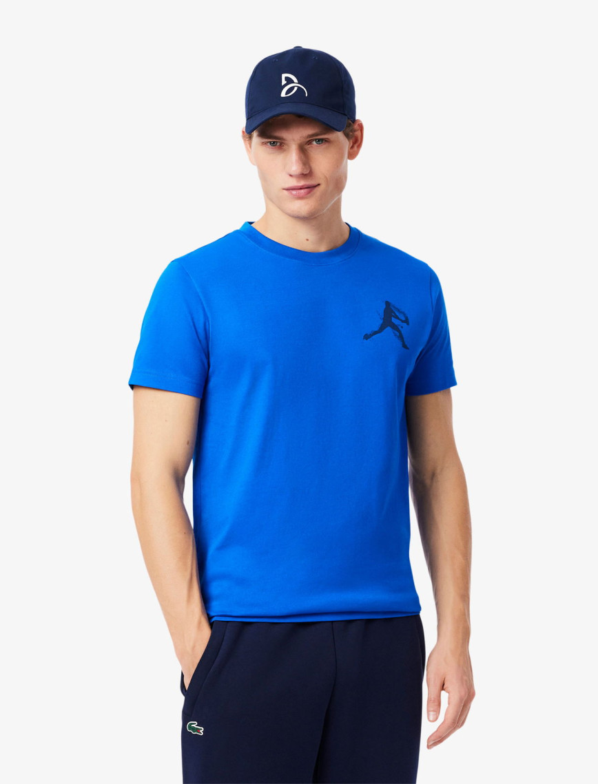Lacoste Tennis x Novak Djokovic Erkek Bisiklet Yaka Baskılı Lacivert T-Shirt & Şapka Seti Lacoste Tennis x Novak Djokovic Erkek Bisiklet Yaka Baskılı Lacivert T-Shirt & Şapka Seti