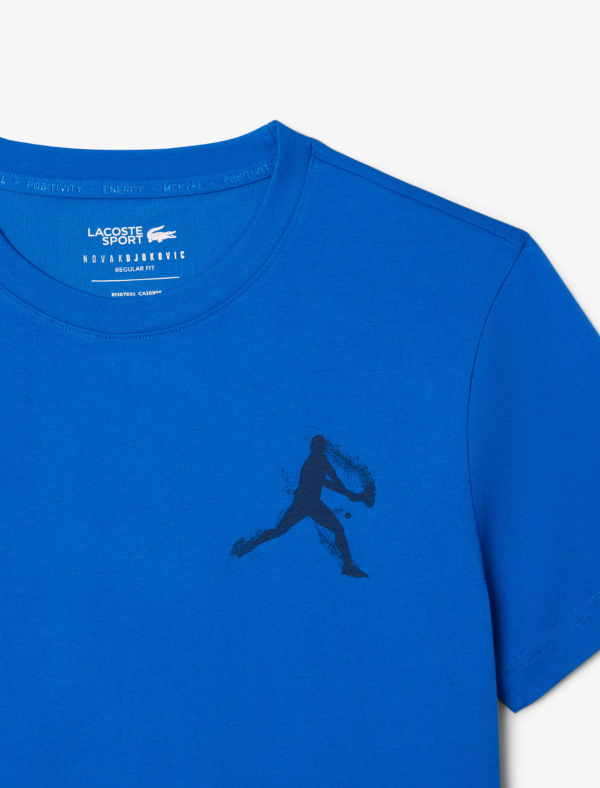 Lacoste Tennis x Novak Djokovic Erkek Bisiklet Yaka Baskılı Lacivert T-Shirt & Şapka Seti Lacoste Tennis x Novak Djokovic Erkek Bisiklet Yaka Baskılı Lacivert T-Shirt & Şapka Seti