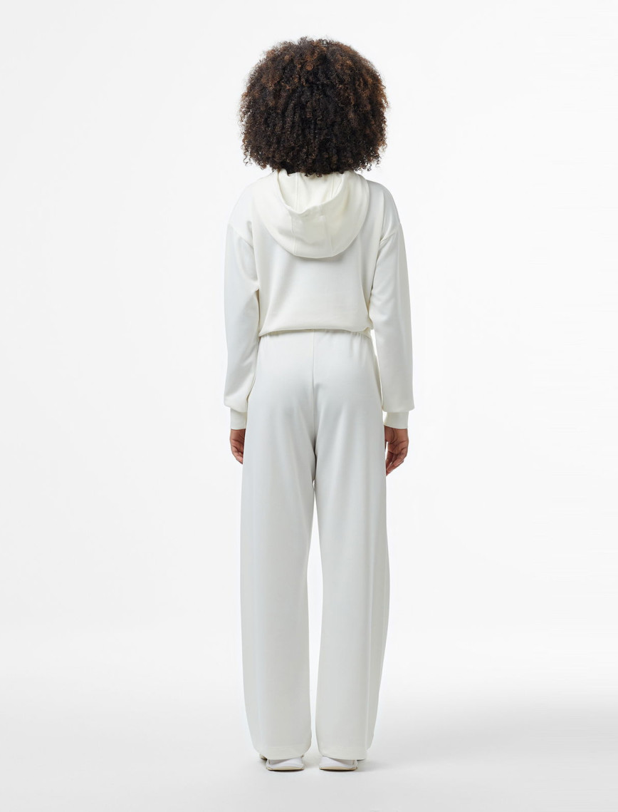 Lacoste Classic Kadın Loose Fit Beyaz Eşofman Altı Lacoste Classic Kadın Loose Fit Beyaz Eşofman Altı