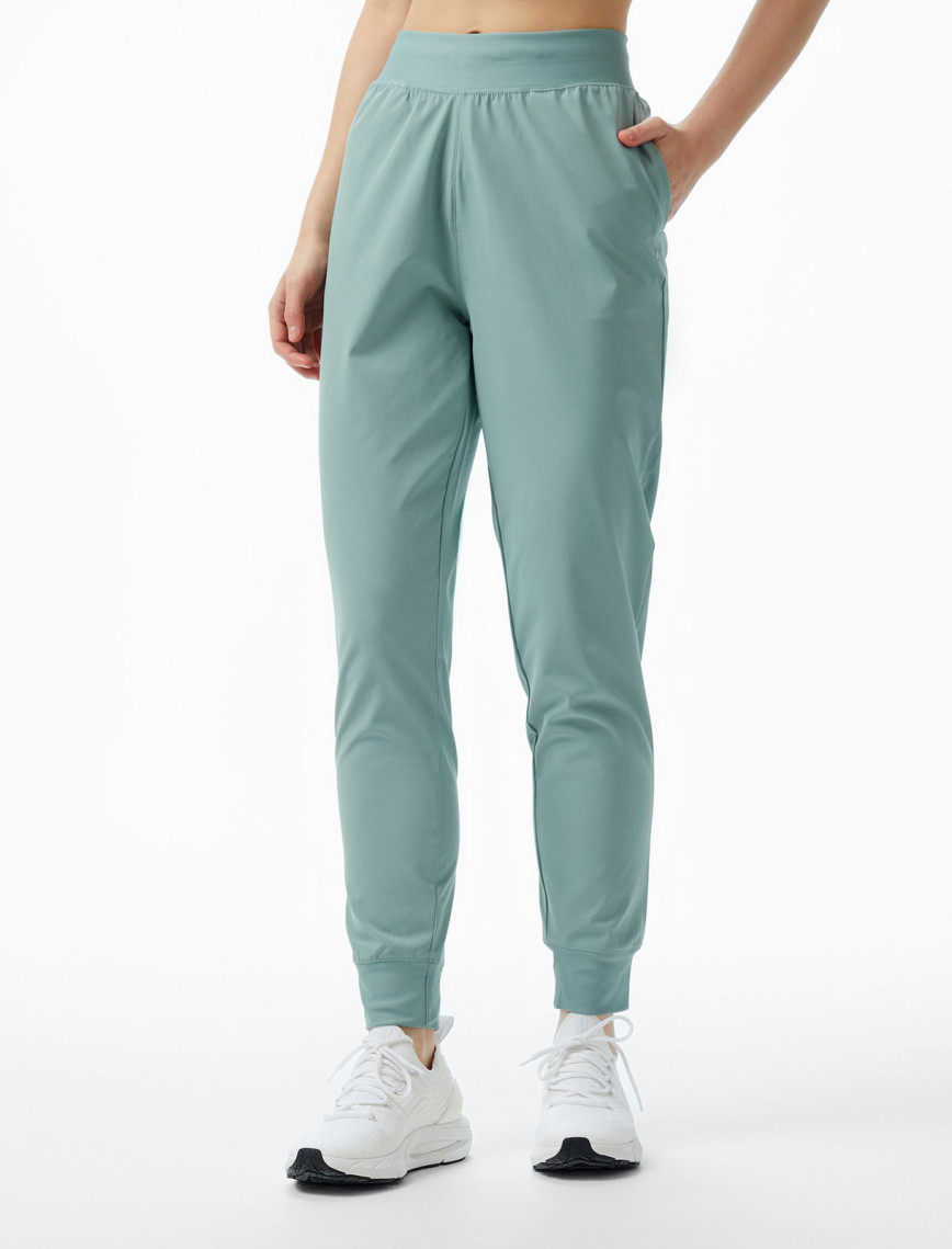 Under Armour Rival Hi Rise Woven Kadın Yeşil Eşofman Altı Under Armour Rival Hi Rise Woven Kadın Yeşil Eşofman Altı