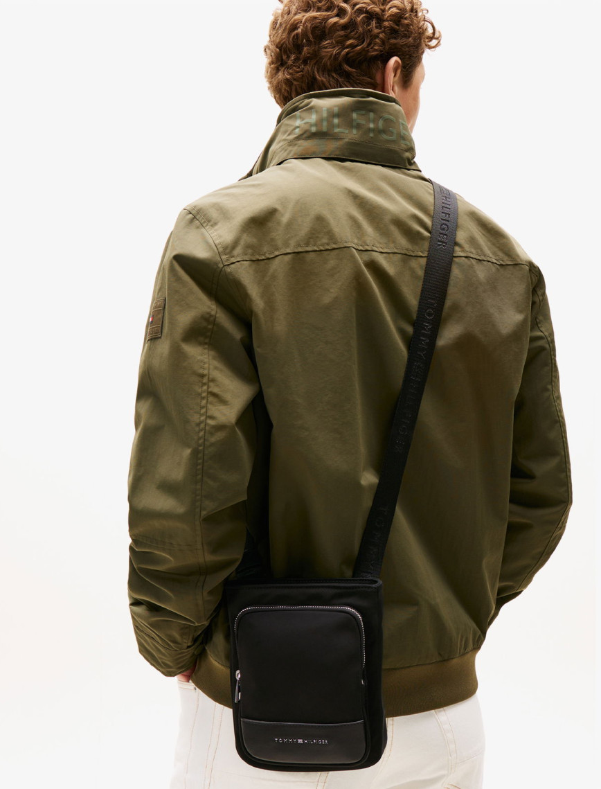 Tommy Hilfiger Business Nylon Mini Crossover Erkek Siyah El Çantası Tommy Hilfiger Business Nylon Mini Crossover Erkek Siyah El Çantası