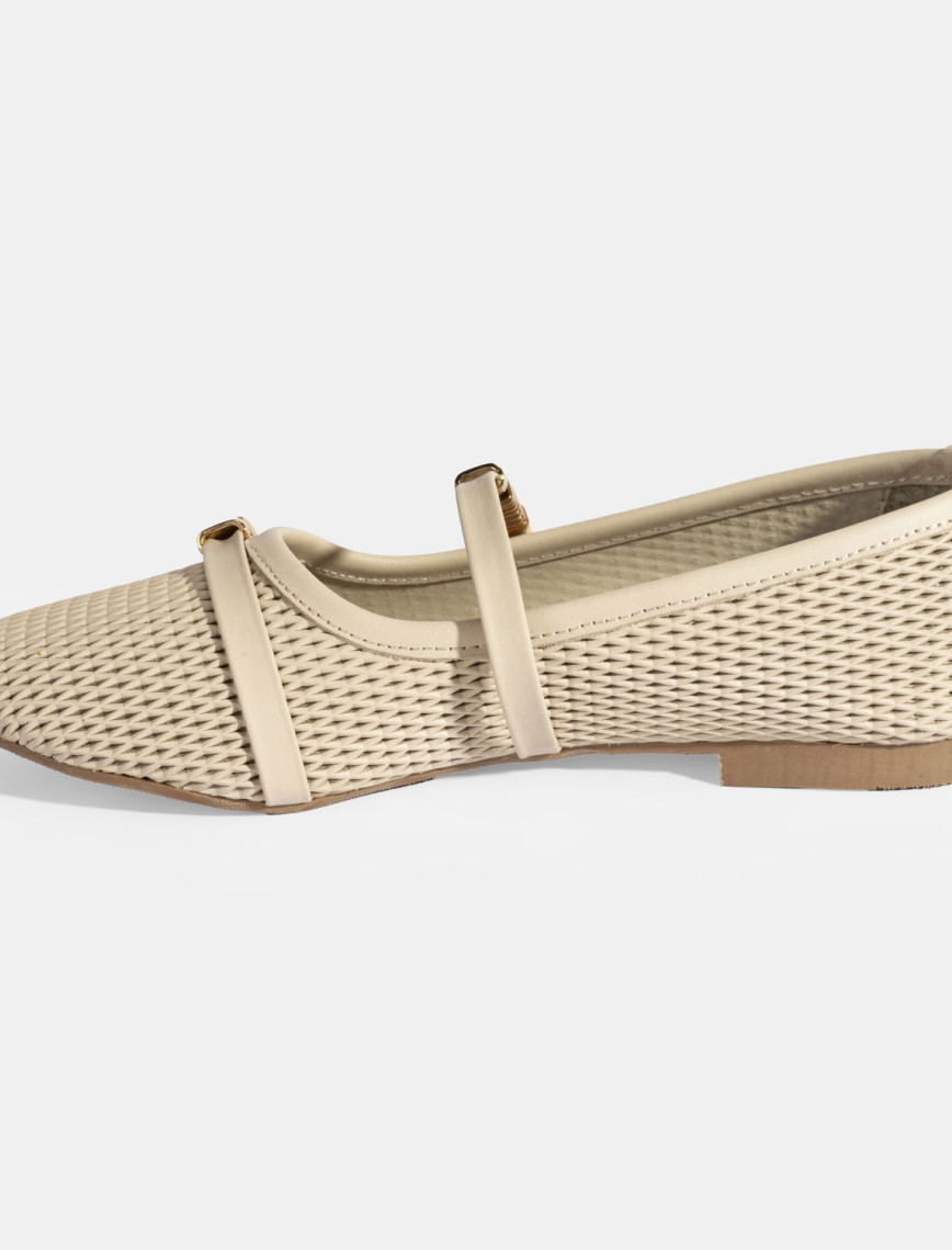 Kadın Bej Metal Toka Aksesuarlı Deri Babet Kadın Bej Metal Toka Aksesuarlı Deri Babet