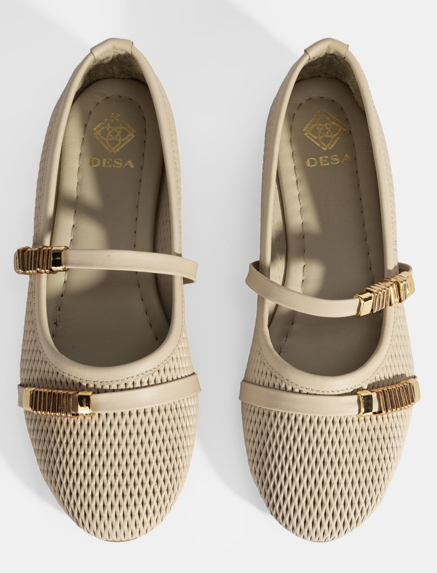 Kadın Bej Metal Toka Aksesuarlı Deri Babet Kadın Bej Metal Toka Aksesuarlı Deri Babet