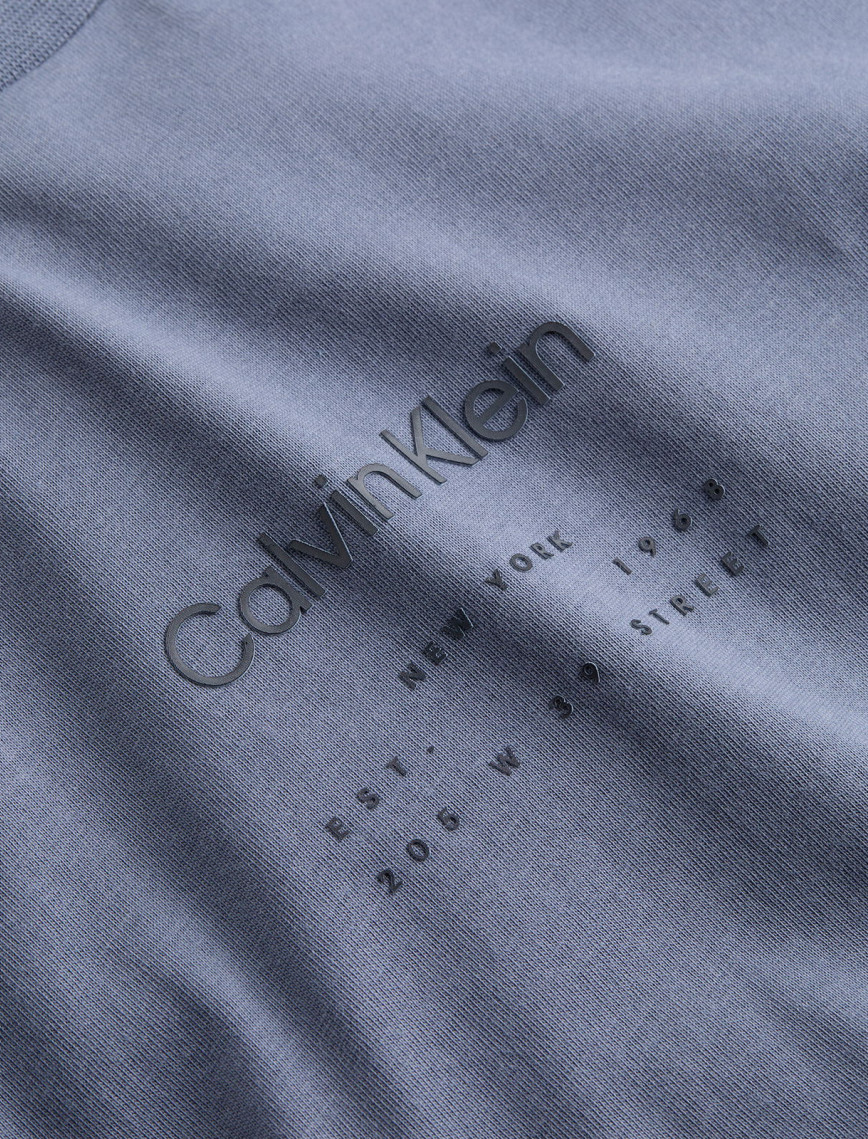 Calvin Klein Raised Editorial Logo Erkek Gri T-Shirt Calvin Klein Raised Editorial Logo Erkek Gri T-Shirt