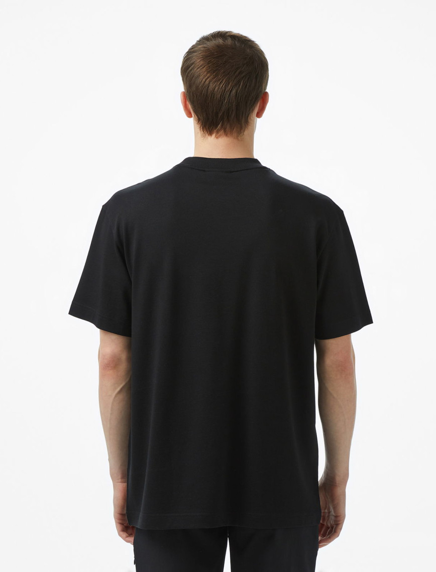 Lacoste Erkek Relaxed Fit Bisiklet Yaka Siyah T-Shirt Lacoste Erkek Relaxed Fit Bisiklet Yaka Siyah T-Shirt