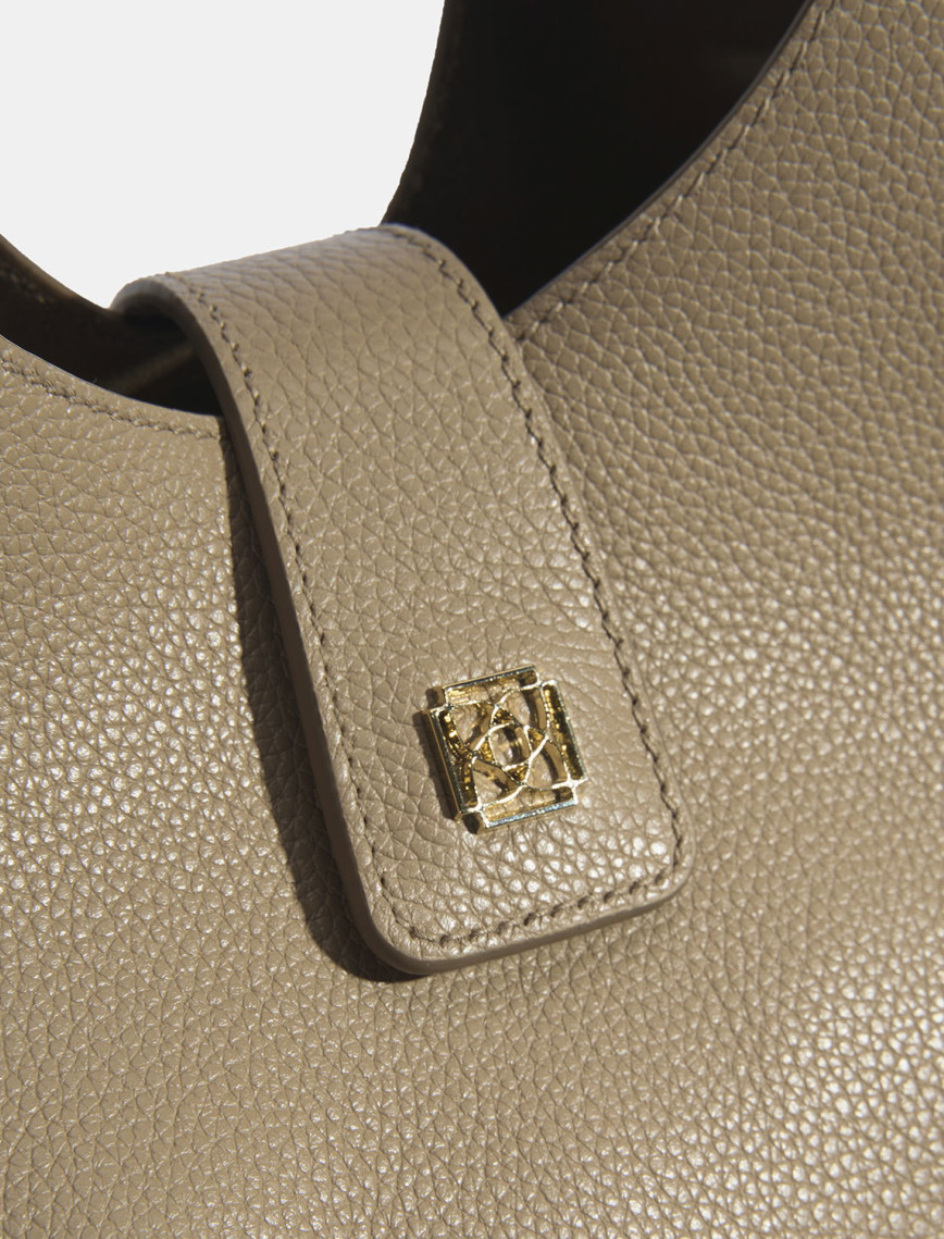 Kadın Koyu Bej Deri Omuz Çantası Kadın Koyu Bej Deri Omuz Çantası