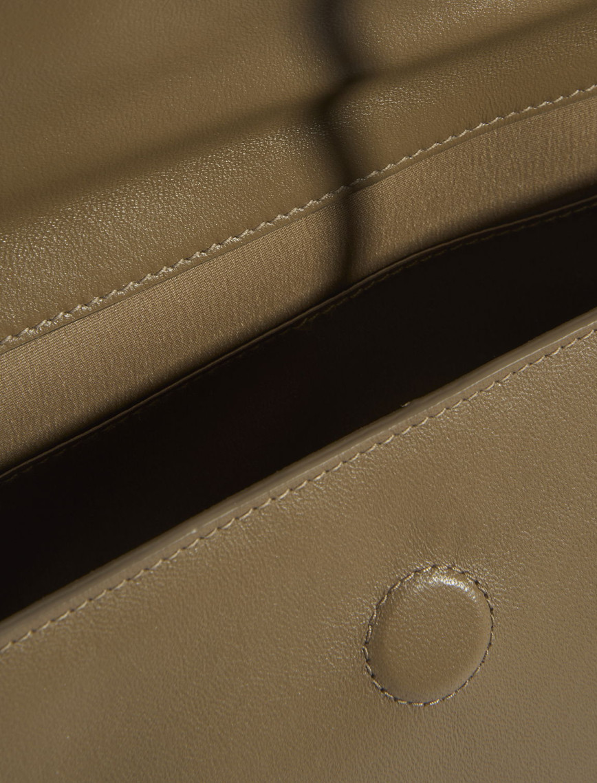 Kadın Kahve Yaprak Detaylı Deri Omuz Çantası Kadın Kahve Yaprak Detaylı Deri Omuz Çantası