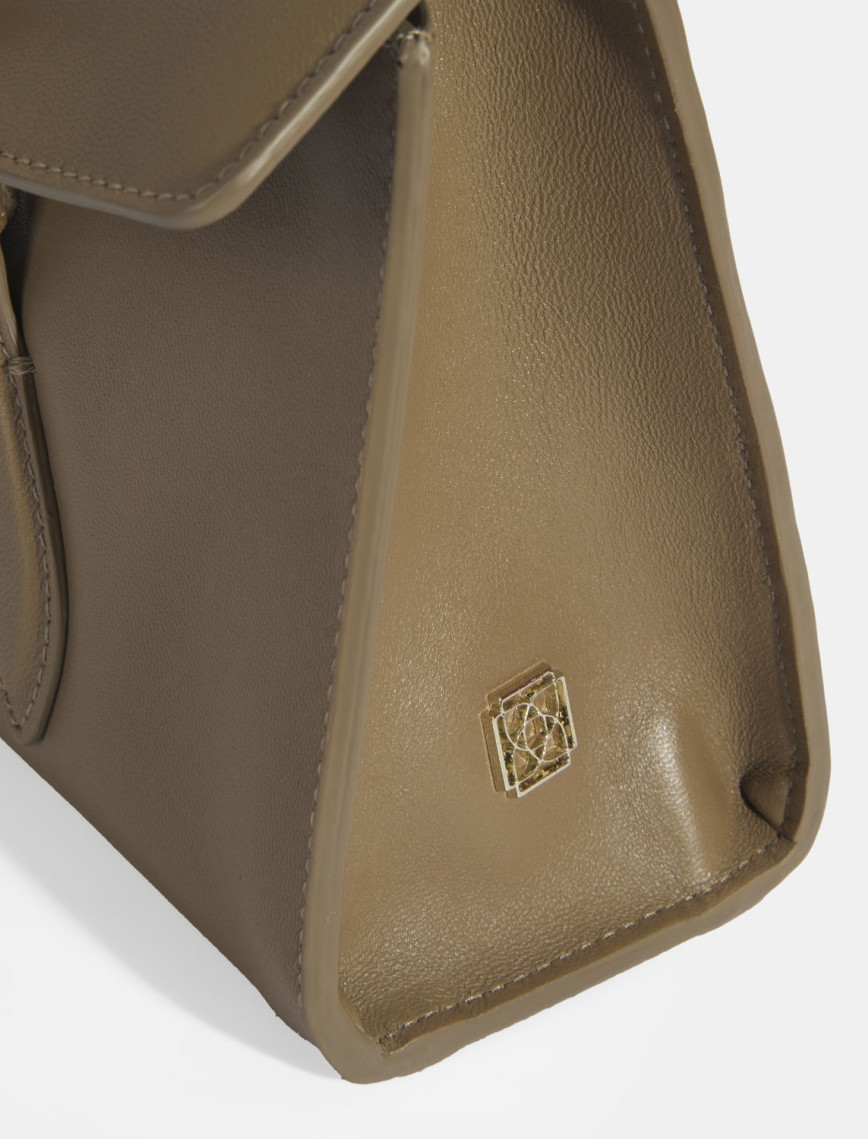 Kadın Kahve Yaprak Detaylı Deri Omuz Çantası Kadın Kahve Yaprak Detaylı Deri Omuz Çantası