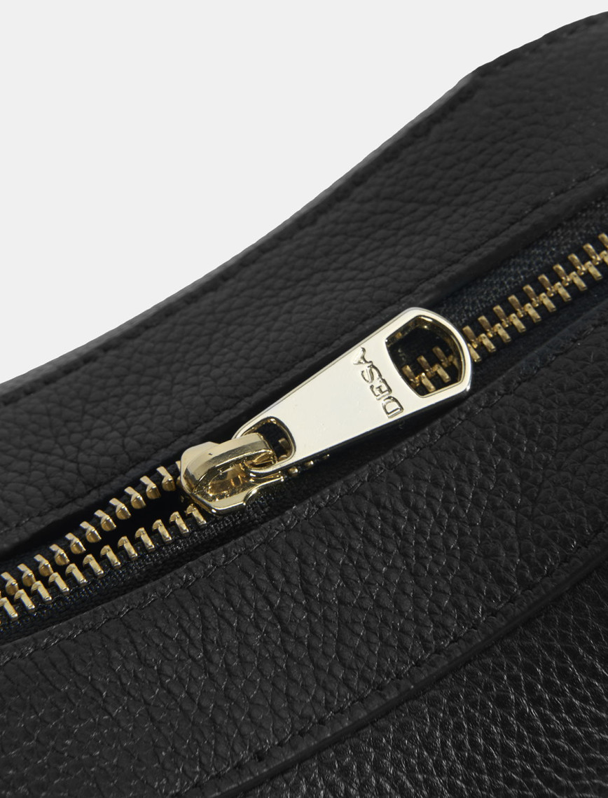 Kadın Siyah Deri Çanta Aksesuarlı Büyük Omuz Çantası