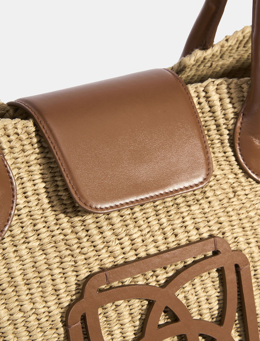 Kadın Taba Monogram Logolu Hasır Omuz Çantası Kadın Taba Monogram Logolu Hasır Omuz Çantası