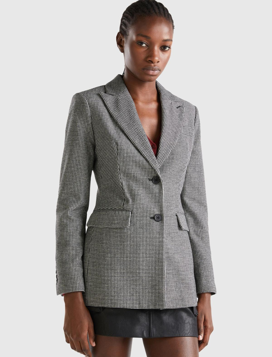 Kadın Siyah- Beyaz 2 Düğmeli Ceket Kadın Siyah- Beyaz 2 Düğmeli Ceket