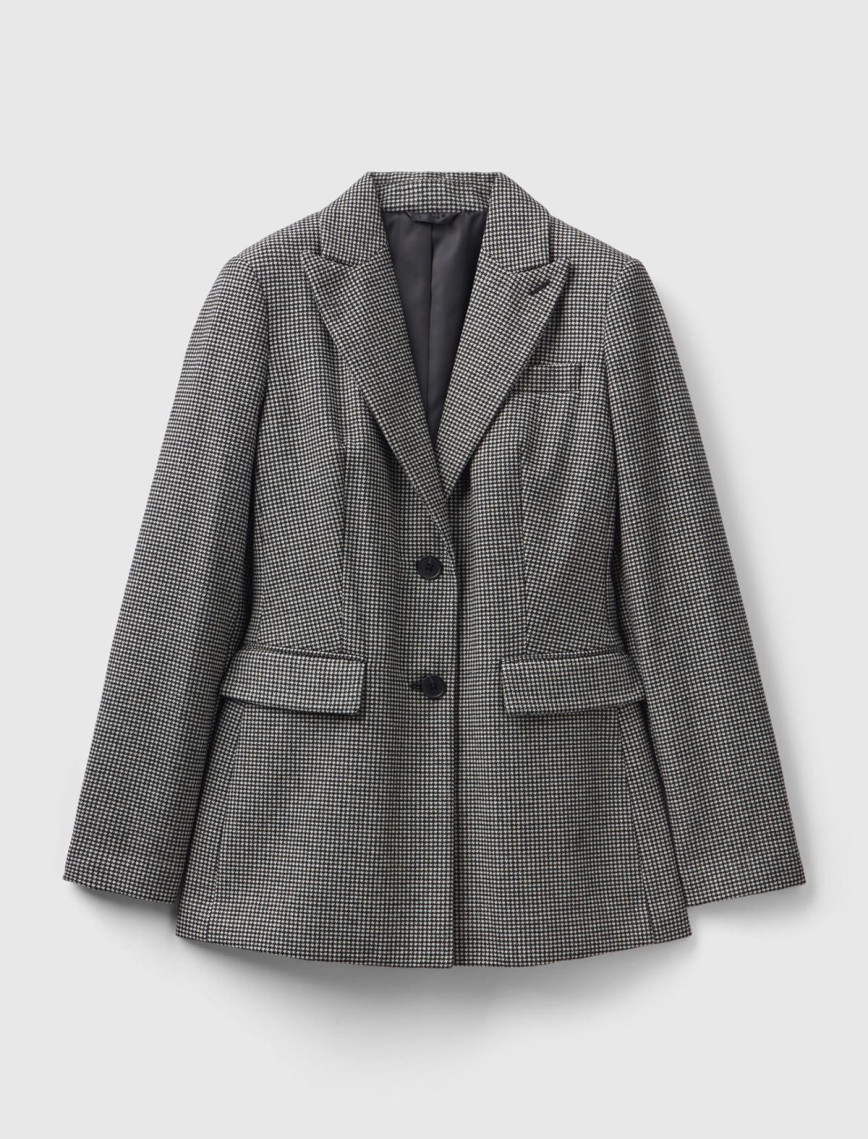 Kadın Siyah- Beyaz 2 Düğmeli Ceket Kadın Siyah- Beyaz 2 Düğmeli Ceket