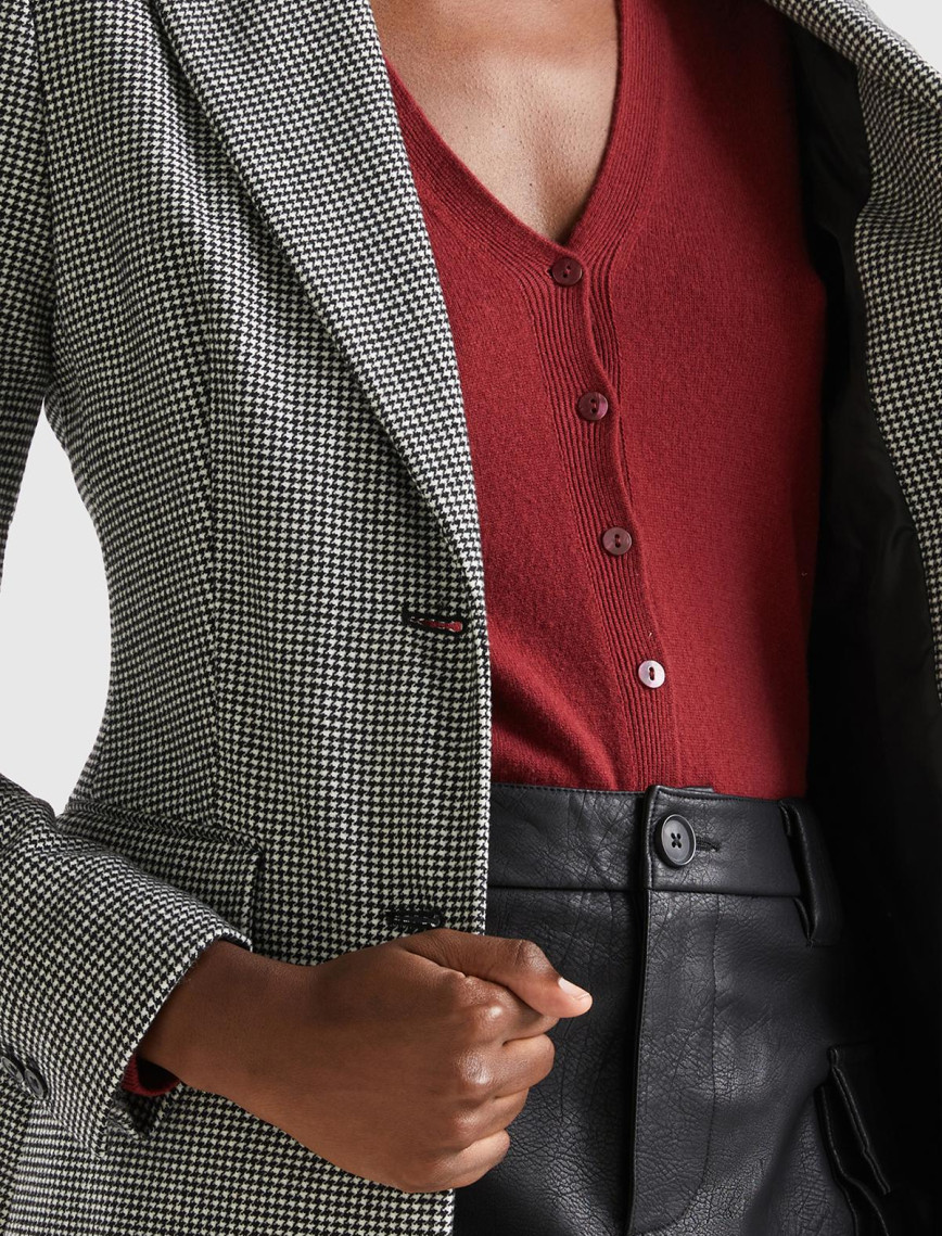 Kadın Siyah- Beyaz 2 Düğmeli Ceket Kadın Siyah- Beyaz 2 Düğmeli Ceket