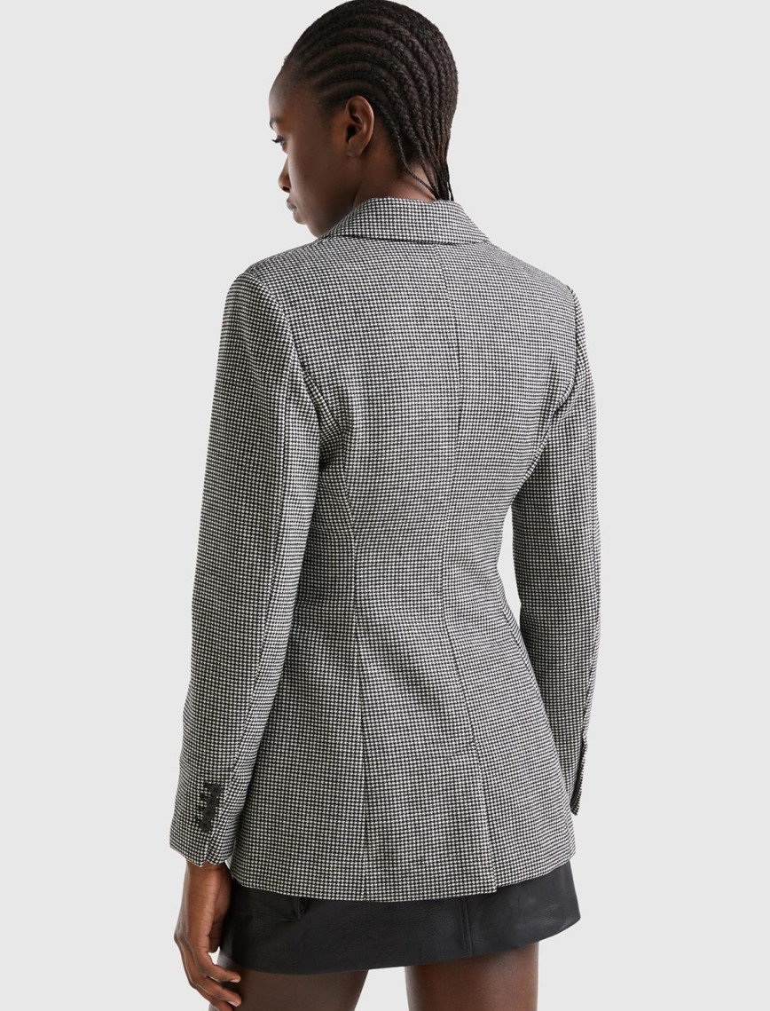 Kadın Siyah- Beyaz 2 Düğmeli Ceket Kadın Siyah- Beyaz 2 Düğmeli Ceket