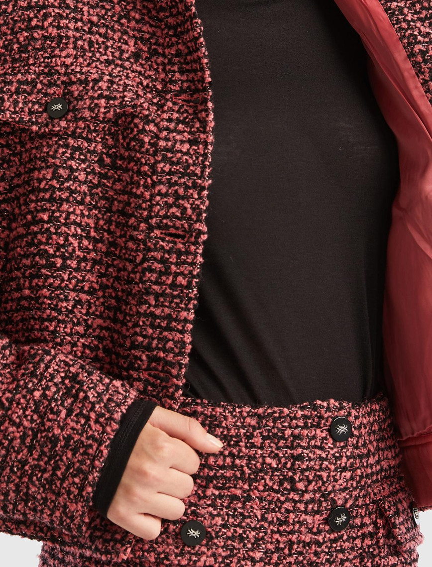 Kadın Pembe Yakası Çıkarılabilir Ceket Kadın Pembe Yakası Çıkarılabilir Ceket