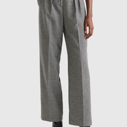 Kadın Siyah-Beyaz Kazayağı Desenli Geniş Paça Pantolon