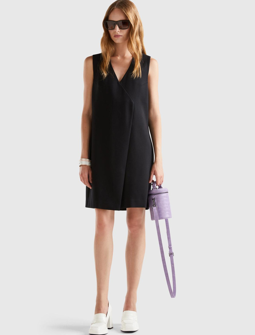 Kadın Siyah Önden Çapraz Bağlamalı Kolsuz Midi Boy Elbise Kadın Siyah Önden Çapraz Bağlamalı Kolsuz Midi Boy Elbise