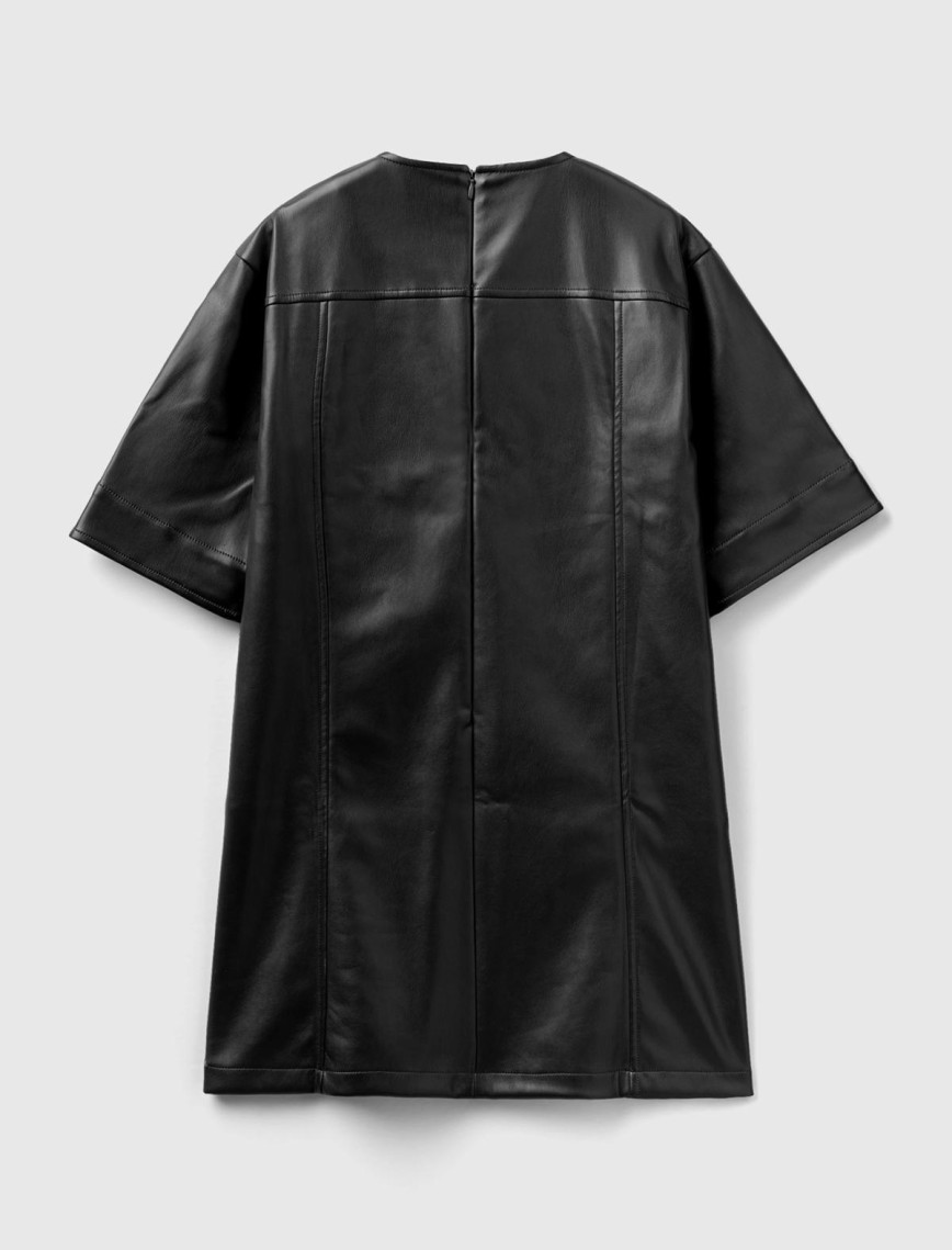 Kadın Siyah Suni Deri Arkada Fermuarlı Kısa Kollu Mini Elbise Kadın Siyah Suni Deri Arkada Fermuarlı Kısa Kollu Mini Elbise