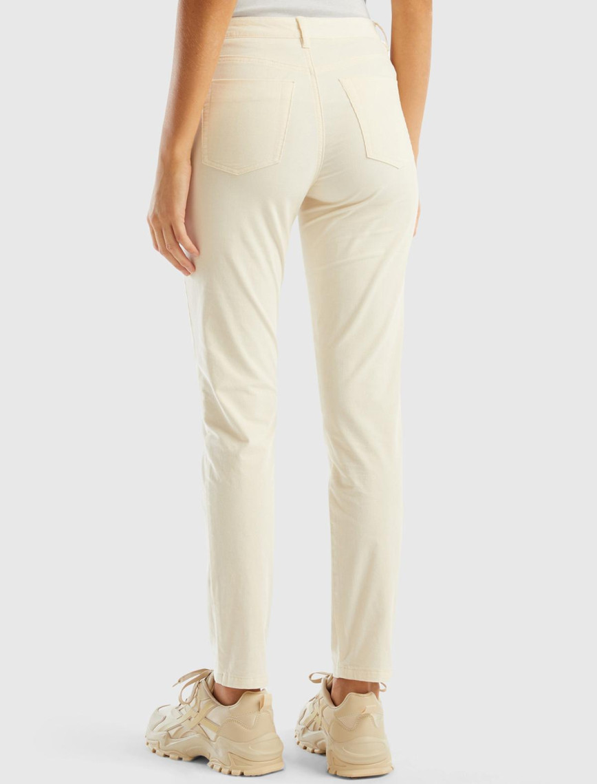 Kadın Krem Slim Fit Kadife Pantolon
