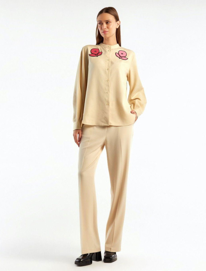 Kadın Bej Liyosel Hakim Yaka Çiçek Desenli Gömlek