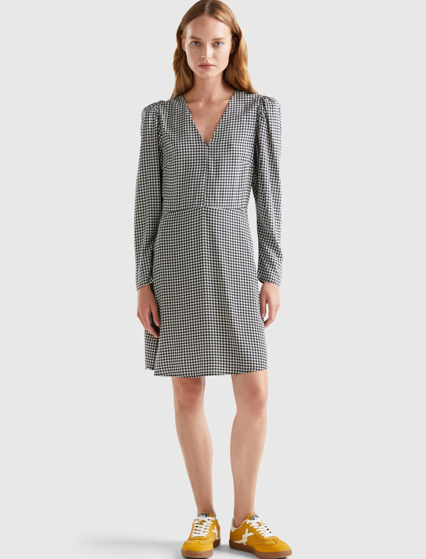 Kadın Siyah-Beyaz %100 Viskoz Uzun Kollu V Yaka Elbise Kadın Siyah-Beyaz %100 Viskoz Uzun Kollu V Yaka Elbise