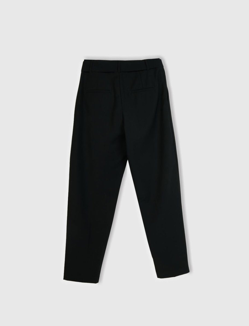 Kadın Siyah Poliviskoz Rahat Kalıp Kemerli Pantolon Kadın Siyah Poliviskoz Rahat Kalıp Kemerli Pantolon