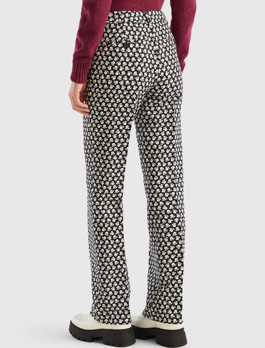 Kadın Lacivert Poliviskoz Çiçek Desenli Regular Fit Pantolon Kadın Lacivert Poliviskoz Çiçek Desenli Regular Fit Pantolon