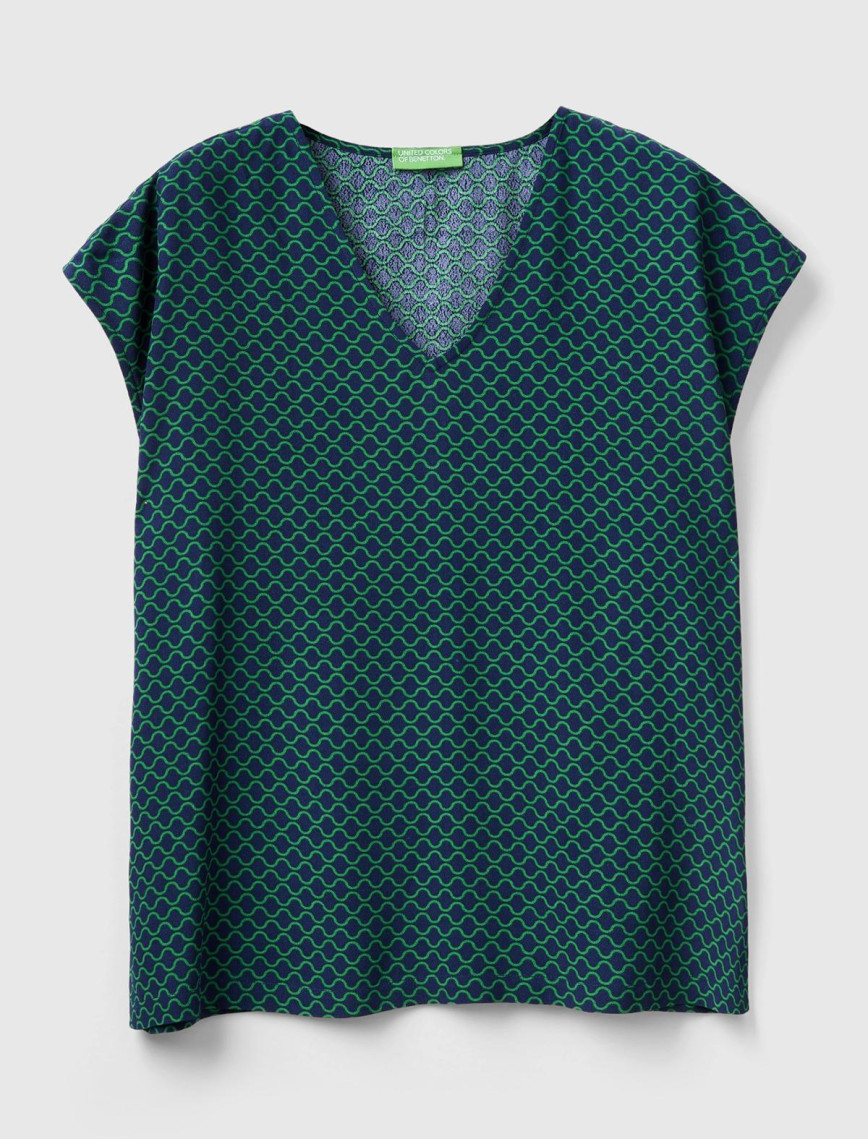 Kadın Lacivert V Yaka Baklava Desenli Kolsuz Viskoz Bluz Kadın Lacivert V Yaka Baklava Desenli Kolsuz Viskoz Bluz