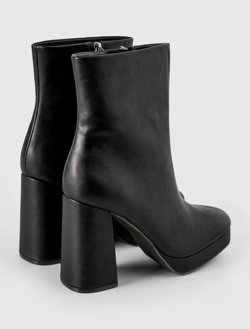 Kadın Siyah Suni Deri Yarım Çizme Kadın Siyah Suni Deri Yarım Çizme