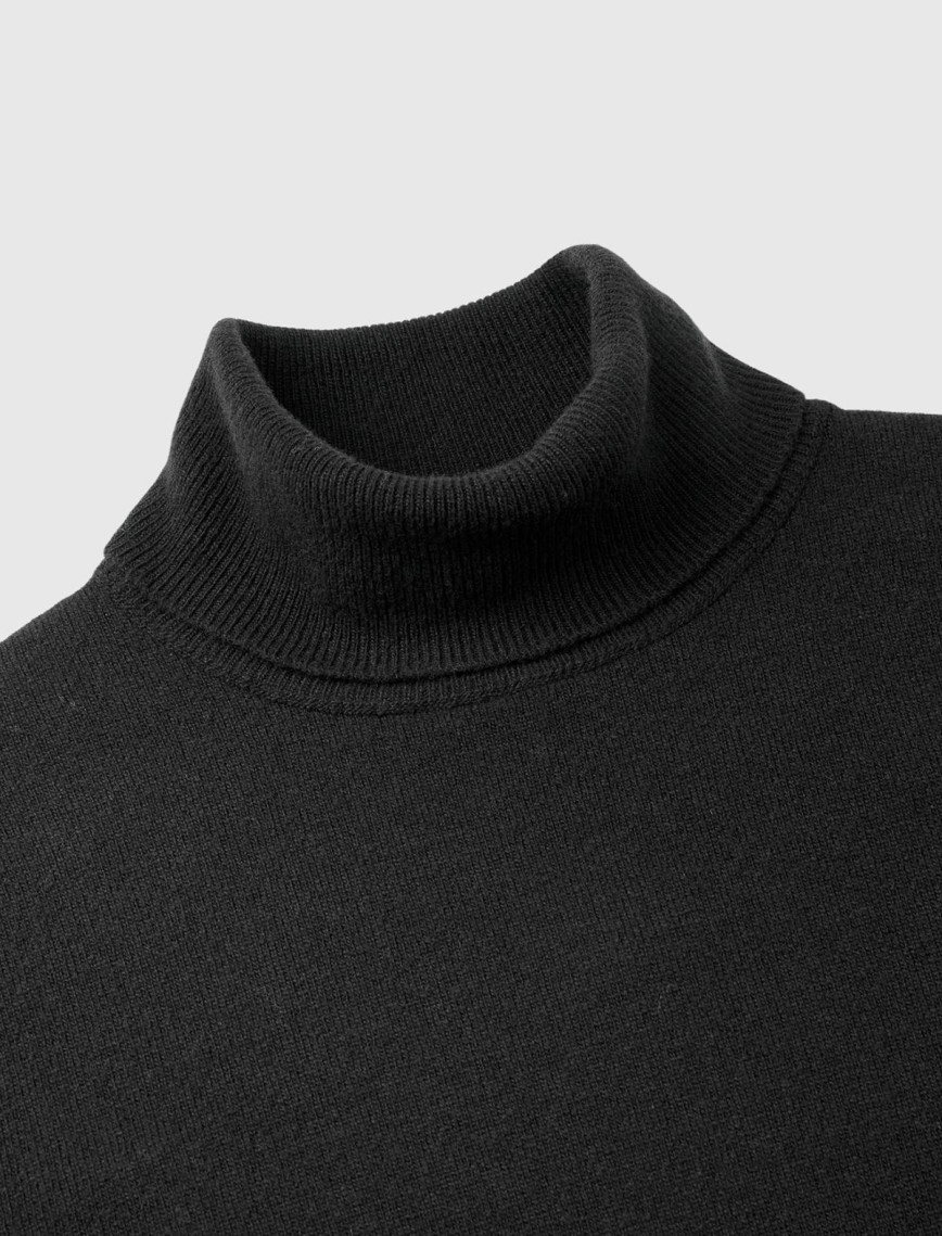 Kadın Siyah Dik Yaka %100 Merino Kazak