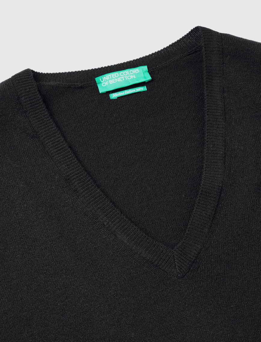 Kadın Siyah V Yaka %100 Merino Kazak