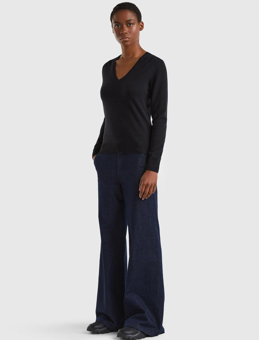 Kadın Siyah V Yaka %100 Merino Kazak