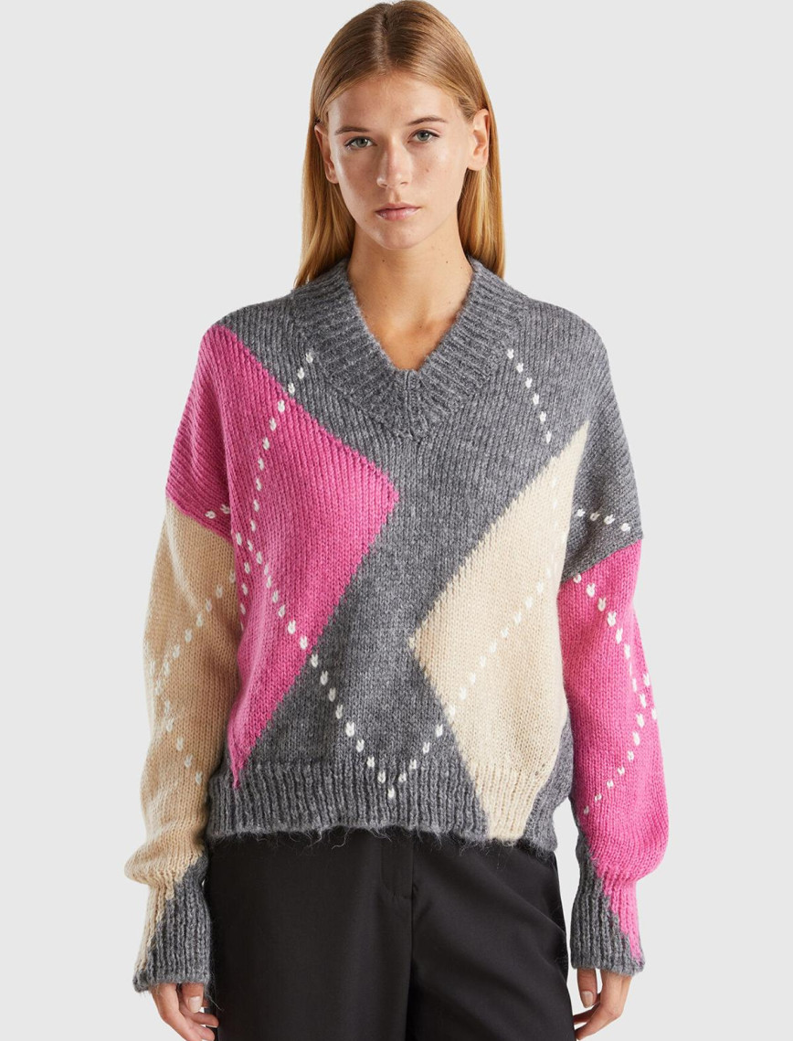 Kadın Gri Moher Karışımlı Renk Detaylı Düşük Omuz V Yaka Kazak Kadın Gri Moher Karışımlı Renk Detaylı Düşük Omuz V Yaka Kazak