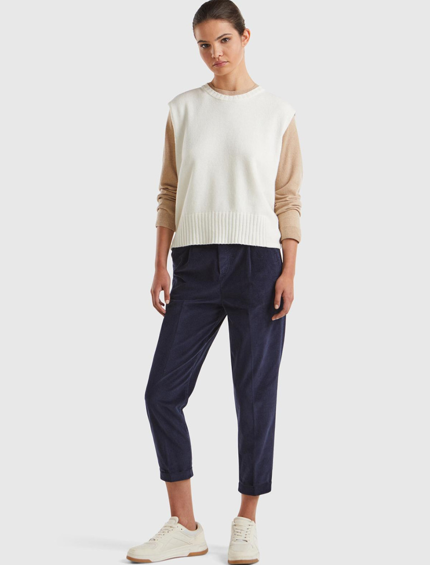 Kadın Krem Yün ve Viskoz Karışımlı Bisiklet Yaka Kolsuz Kazak