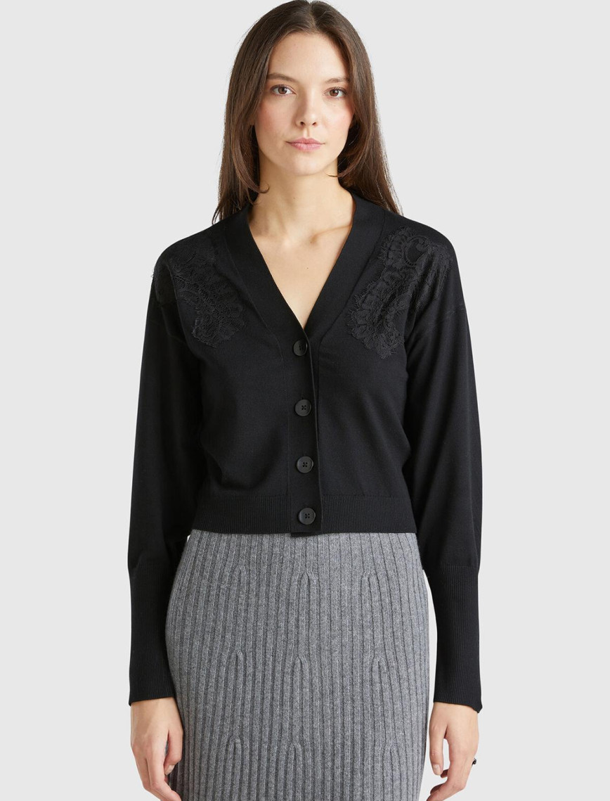 Kadın Siyah Viskoz Karışımlı Önü Dantel Detaylı Yüksek Manşet Hırka Kadın Siyah Viskoz Karışımlı Önü Dantel Detaylı Yüksek Manşet Hırka