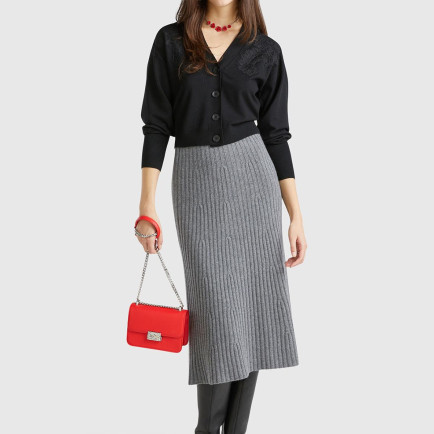 Kadın Siyah Viskoz Karışımlı Önü Dantel Detaylı Yüksek Manşet Hırka