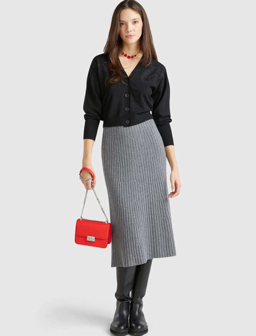 Kadın Siyah Viskoz Karışımlı Önü Dantel Detaylı Yüksek Manşet Hırka Kadın Siyah Viskoz Karışımlı Önü Dantel Detaylı Yüksek Manşet Hırka