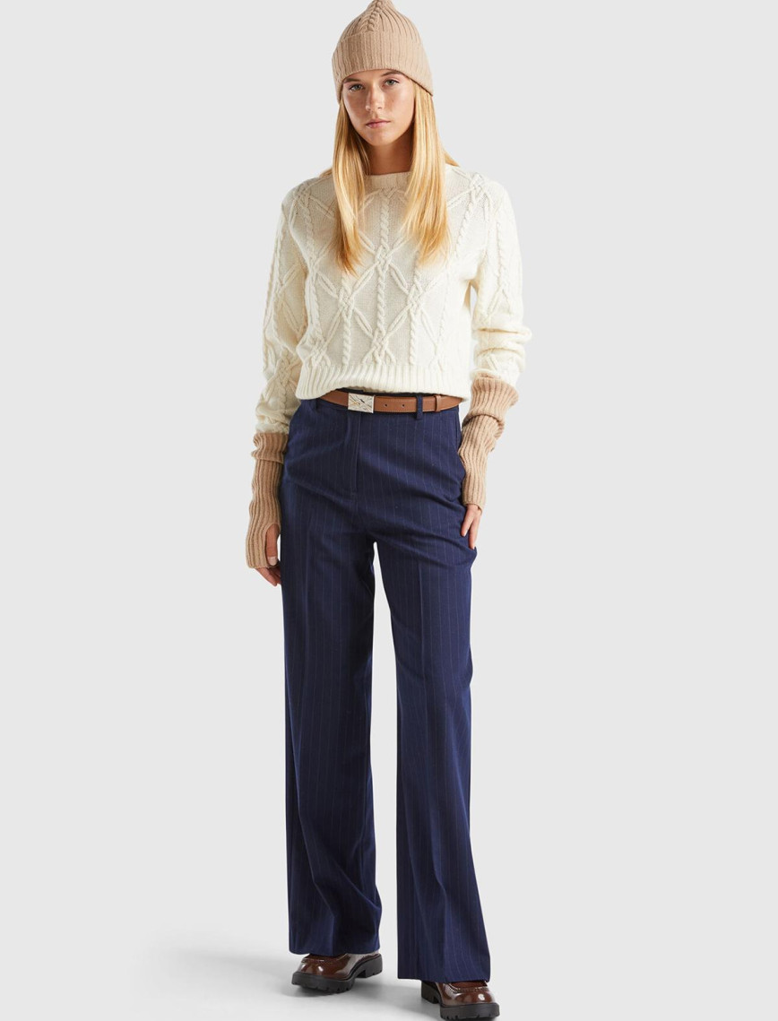 Kadın Krem Yün Karışımlı Dokulu Örgülü Yuvarlak Yaka Kazak Kadın Krem Yün Karışımlı Dokulu Örgülü Yuvarlak Yaka Kazak