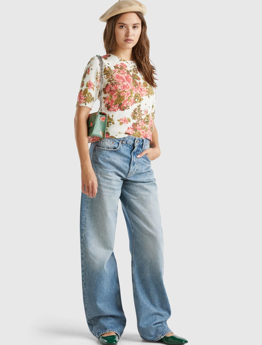 Kadın Beyaz Yün Karışımlı Tamamı Çiçek Desenli Bisiklet Yaka Kısa Kazak Kadın Beyaz Yün Karışımlı Tamamı Çiçek Desenli Bisiklet Yaka Kısa Kazak